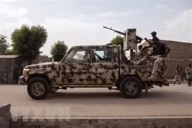 Binh sỹ Nigeria tuần tra tại Đông Bắc Nigeria. (Nguồn: AFP/TTXVN)