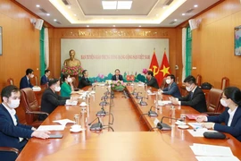 Ông Nguyễn Trọng Nghĩa, Bí thư Trung ương Đảng, Trưởng ban Tuyên giáo Trung ương đã có cuộc điện đàm với ông Hoàng Khôn Minh - Ủy viên Bộ Chính trị, Bí thư Ban Bí thư, Trưởng ban Tuyên truyền Trung ương Đảng Cộng sản Trung Quốc. (Ảnh: Phương Hoa/TTXVN)