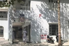 Ngay sau khi có kết quả xét nghiệm dương tính với SARS-CoV-2, bệnh nhân 6572 đã được chuyển đến Bệnh viện Đa khoa tỉnh Bạc Liêu để cách ly, điều trị. (Ảnh: Chanh Đa/TTXVN)