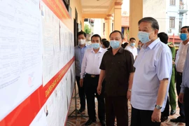 Bộ trưởng Bộ Công an Tô Lâm tới điểm bầu cử tại Nhà văn hóa khu phố An Thịnh, phường Hiến Nam, thành phố Hưng Yên. (Ảnh: Đinh Tuấn/TTXVN)