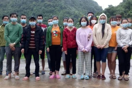 Các công dân nhập cảnh trái phép qua địa bàn xã Ngọc Côn, huyện Trùng Khánh, tỉnh Cao Bằng. (Ảnh: TTXVN phát)