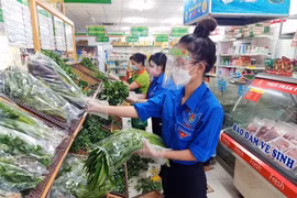 Hệ thống bán lẻ tại Thành phố Hồ Chí Minh luôn sẵn sàng cung ứng và phục vụ hàng hóa cho người dân trên địa bàn. (Ảnh: TTXVN phát)