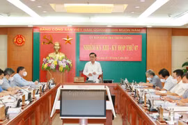 Ông Trần Cẩm Tú, Ủy viên Bộ Chính trị, Bí thư Trung ương Đảng, Chủ nhiệm Ủy ban Kiểm tra Trung ương chủ trì kỳ họp. (Ảnh: Phương Hoa/TTXVN)