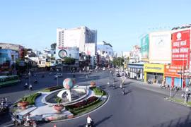Vòng xoay Lăng Cha Cả, quận Tân Bình, TP.HCM. (Ảnh: Xuân Khu/TTXVN)