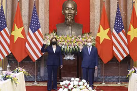 Chủ tịch nước Nguyễn Xuân Phúc tiếp Phó Tổng thống Hoa Kỳ Harris