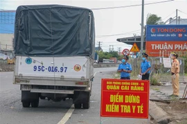Một điểm dừng kiểm tra y tế ở Cần Thơ. (Nguồn: TTXVN)