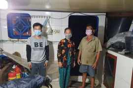 Lực lượng tuần tra của Bộ tư lệnh Vùng cảnh sát biển 4 phát hiện 3 đối tượng nhập cảnh trái phép vào Phú Quốc. (Nguồn: Tuổi Trẻ)