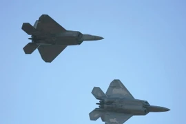 Máy bay tiêm kích F-22 của Mỹ tại căn cứ không quân ở Lask, gần Lodz, miền trung Ba Lan ngày 31/8/2015. (Nguồn: AFP/TTXVN)