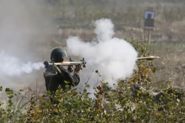 Binh sỹ Ukraine trong buổi diễn tập quân sự tại vùng Kiev ngày 2/10. (Nguồn: Reuters/TTXVN)
