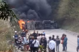 Hiện trường vụ tai nạn. (Ảnh: TTXVN phát)