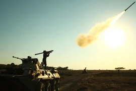 Binh sỹ Nga tham gia cuộc tập trận chung với lực lượng không quân Belarus ở thị trấn miền nam Yeisk (Nga) ngày 6/8/2015. (Nguồn: AFP/TTXVN)