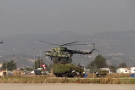 Máy bay trực thăng tại căn cứ quân sự Nga ở tỉnh Latakia ngày 16/2. (Nguồn: AFP/TTXVN)