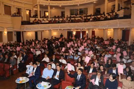 Các cổ đông tham dự đại hội tại HDBank. (Ảnh: CTV)