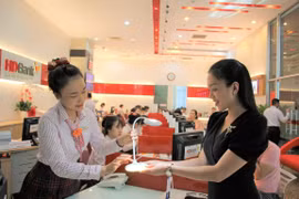 HDBank tặng quà xinh cho bé nhân dịp Quốc tế thiếu nhi. (Ảnh: CTV)