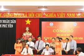 Lãnh đạo 2 bên tham gia ký kết. (Ảnh: CTV)