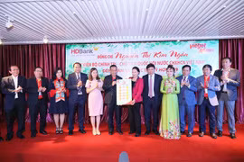 Chủ tịch Quốc Hội Nguyễn Thị Kim Ngân đánh giá cao kết quả đạt được của HDBank và Vietjet trong năm 2018. (Nguồn: CTV)