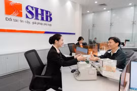 Giao dịch tại SHB. (Ảnh: CTV)