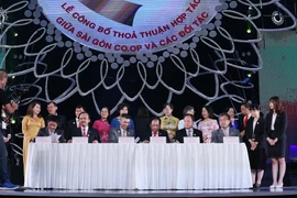 Lãnh đạo các bên tham gia ký kết. (Ảnh: CTV)
