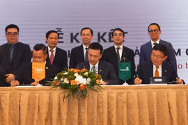 Lãnh đạo hai bên tham gia ký kết. (Nguồn: Vietcombank)