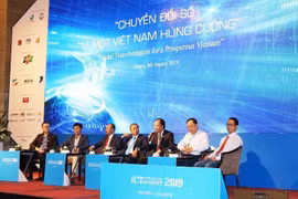 Ông Nguyễn Đình Thắng, Chủ tịch Hội đồng quản trị LienVietPostBank phát biểu tại tọa đàm. (Ảnh: CTV)