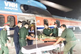 Kịp thời đưa ngư dân bị đột quỵ não từ Trường Sa về đất liền điều trị