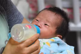 Số trẻ sơ sinh tại Nhật Bản xuống mức thấp nhất trong 22 năm