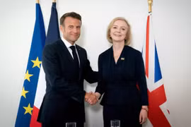 Tổng thống Emmanuel Macron: Pháp và Anh cần thể hiện tình đồng minh