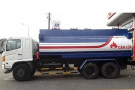 Gia Lai tạm giữ xe chở 10.000 lít dầu diesel không giấy phép 