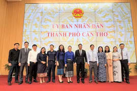 Lào muốn tiếp tục đầu tư xây Trung tâm Thương mại Lào-Việt tại Cần Thơ