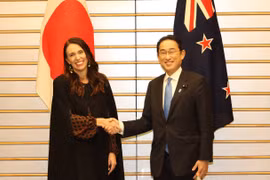 Thủ tướng Nhật Bản, New Zealand đề nghị Nga rút lực lượng khỏi Ukraine