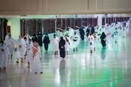 Malaysia dừng cấp phép hành hương tới Mecca để ngăn chặn Omicron