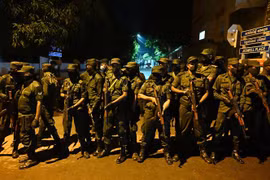Sri Lanka áp đặt lệnh giới nghiêm toàn quốc kéo dài 36 giờ