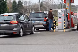 EU thông qua trừng phạt mới nhằm vào ngành năng lượng, thép của Nga