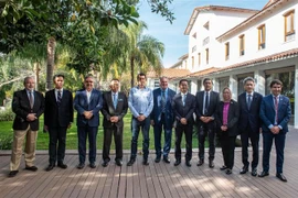 ãnh đạo các tỉnh Tây Bắc của Argentina tiếp đón Đại sứ các nước ASEAN. (Ảnh: TTXVN phát)