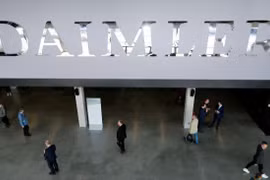 Hãng ôtô Daimler chính thức đổi tên thành Mercedes-Benz 