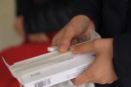 Ninh Bình kỷ luật 2 nhân viên y tế thu phí xét nghiệm sai quy định