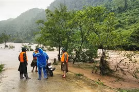 Mưa lũ tại nhiều tỉnh làm 4 người thương vong và 2 người mất tích
