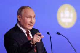 Tổng thống Putin: Nga phải bảo vệ chủ quyền chính trị, độc lập kinh tế
