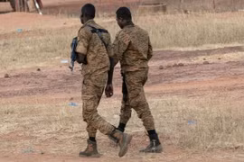 Nổ súng ở doanh trại quân đội ở thủ đô của Burkina Faso