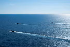NATO điều động thêm tàu và máy bay chiến đấu đến Đông Âu