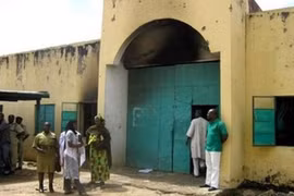Nigeria: Tấn công vào nhà tù ở thủ đô, ít nhất 300 tù nhân chạy trốn