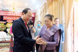 Lãnh đạo TP Hồ Chí Minh chúc mừng tết cổ truyền Bunpimay của Lào
