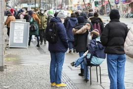 Thủ tướng Đức: Người dân không nên nghĩ SARS-CoV-2 sẽ tự biến mất