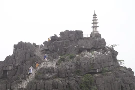 Hang Múa - địa điểm du lịch nổi tiếng của tỉnh Ninh Bình