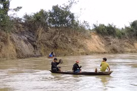 Tuyên Quang: Lật đò trên sông khiến 2 mẹ con mất tích