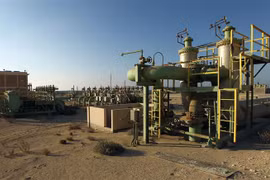 Libya cảnh báo đóng cửa nhiều cơ sở dầu mỏ do khủng hoảng chính trị