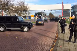 Cảnh sát Hà Lan rà soát an ninh khu vực sân bay Rotterdam. (Nguồn: dutchnews.nl)