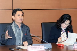 Đại biểu Quốc hội tỉnh Sóc Trăng Nguyễn Văn Thể phát biểu ý kiến. (Ảnh: Phạm Kiên/TTXVN)