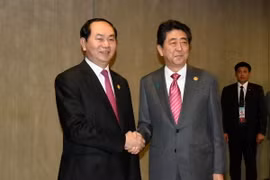 Chủ tịch nước Trần Đại Quang tiếp Thủ tướng Nhật Bản Shinzo Abe. (Nguồn: TTXVN)