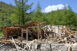 Đài quan sát nổ tung sau khi Triều Tiên phá bỏ bãi thử hạt nhân tại Punggye-ri ngày 24/5. (Nguồn: THX/TTXVN)